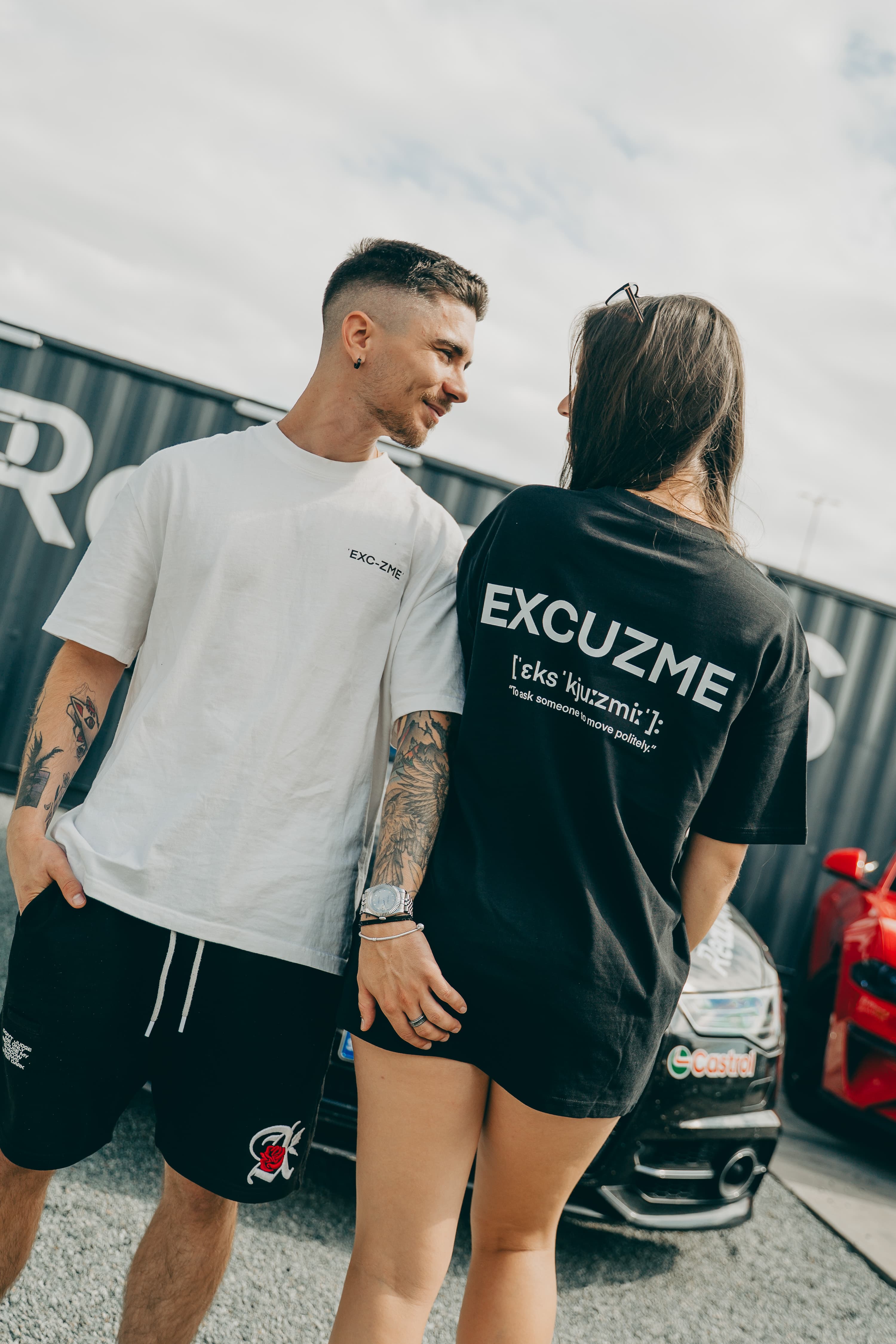 Black Dictionary Backprint tee zozadu.
