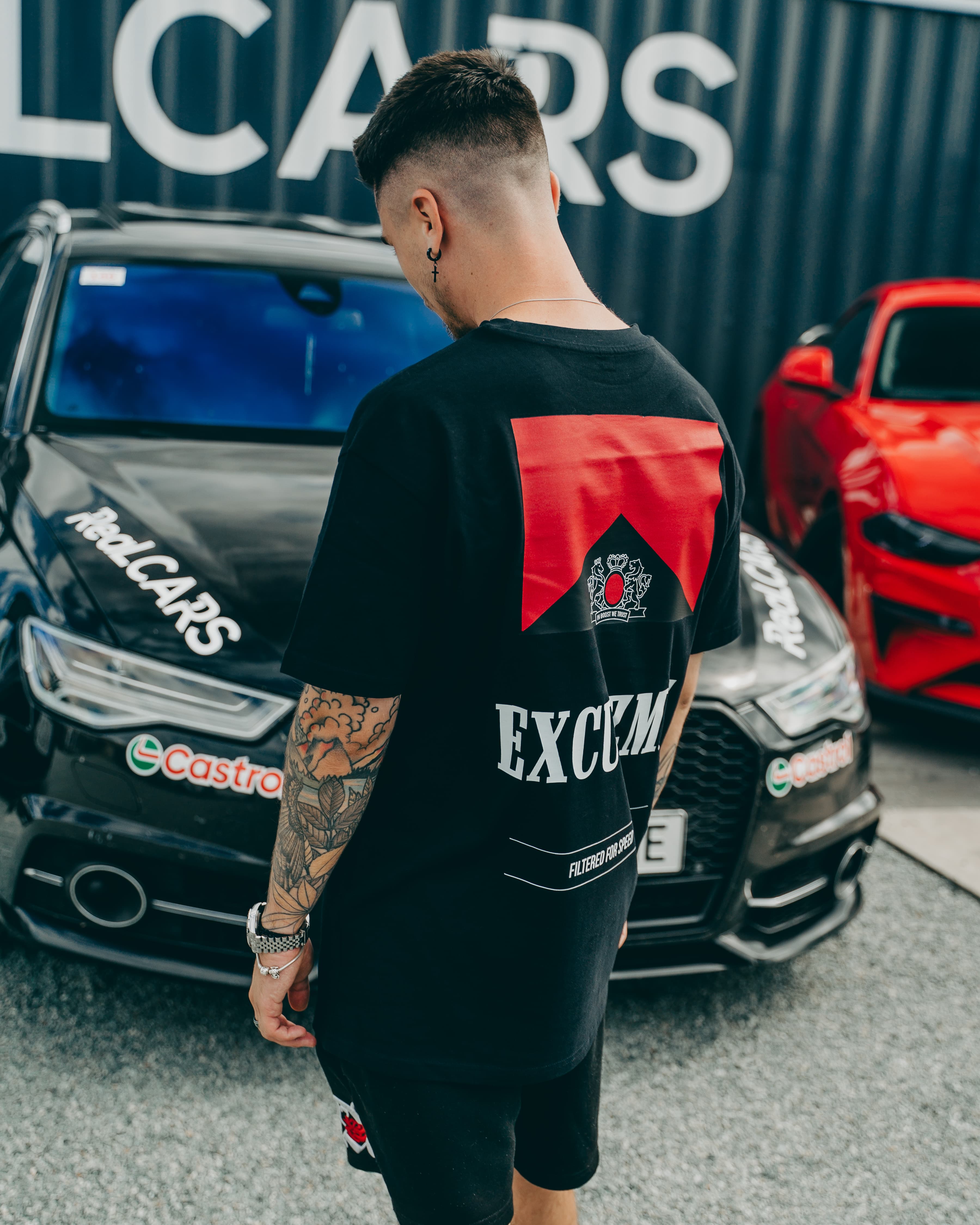 Filtered For Speed tee zozadu pred autom.